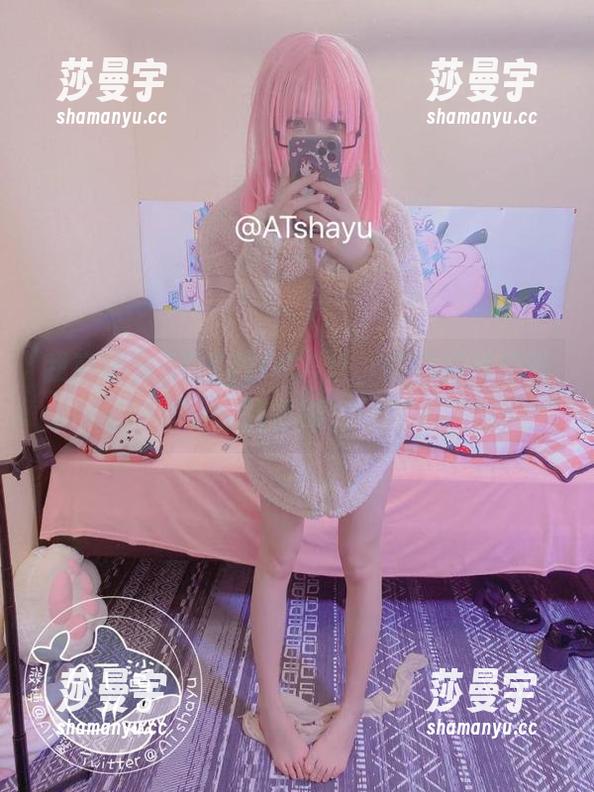 我在观看AT鲨的JK黑丝，仿佛时间都悄悄停滞。