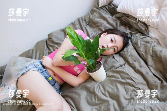 BoLoli菠萝社 - 短裙也可以很有内涵！猫九酱Sakura写真集下载，快来感受吧！