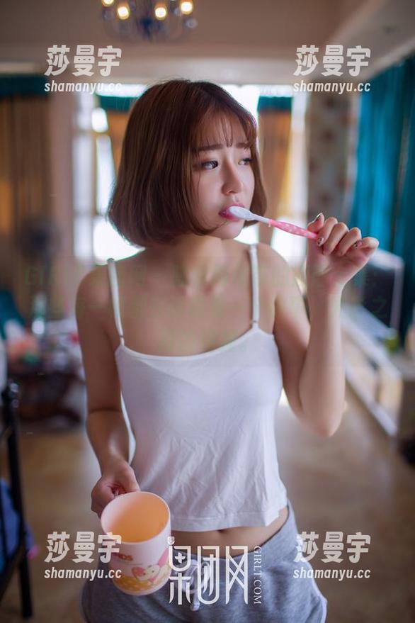 GIRLT果团网-陈秋雨 GIRLT果团网 - 陈秋雨吊带的原图全集:那些每一帧都在诉说着一个故事,光影之间的碰撞。