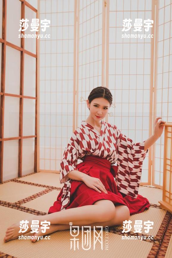 GIRLT果团网 - 居家日常：龚玥菲原图，照片里不是在懒散，就是在想吃！