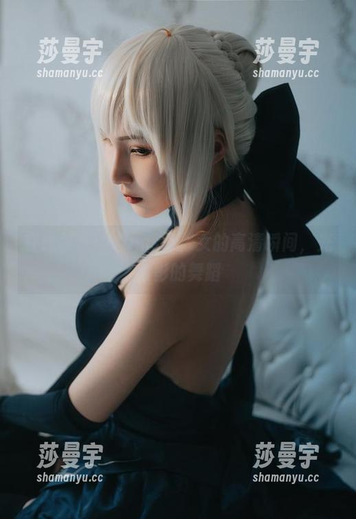 在线静候：Vams子修女的高清瞬间，光与影的舞蹈