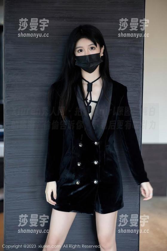 Xiuren秀人网 - 拍黄瓜girl原图：纯白的秘密，偷偷告诉你，下载后更有吸引力！