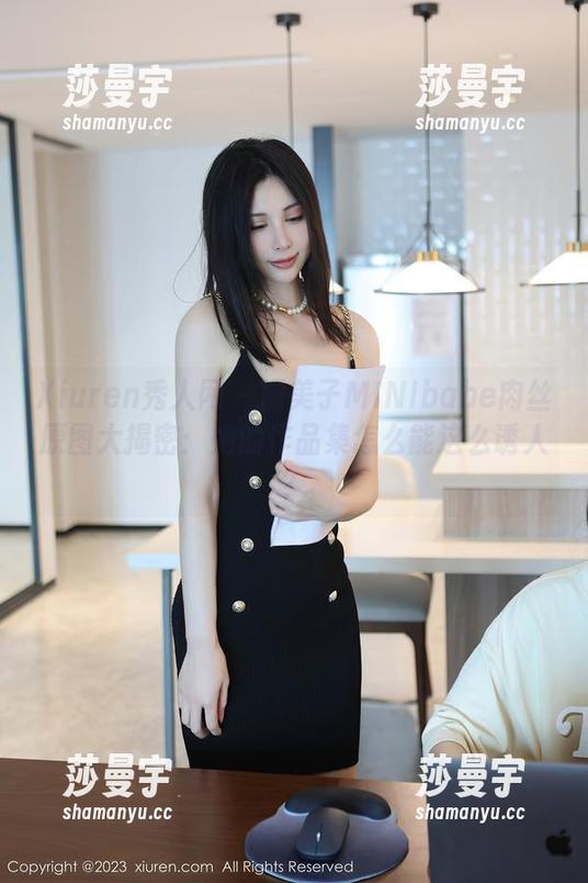 Xiuren秀人网 - 糯美子MINIbabe肉丝原图大揭密：她的作品集怎么能这么诱人？