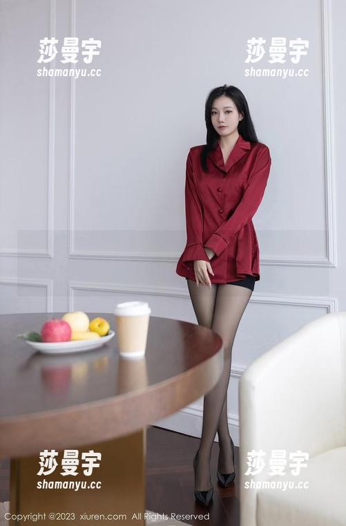 Xiuren秀人网 - 奶牛图册：顾楚楚Maily的乡村浪漫，有点荒诞但好吸引