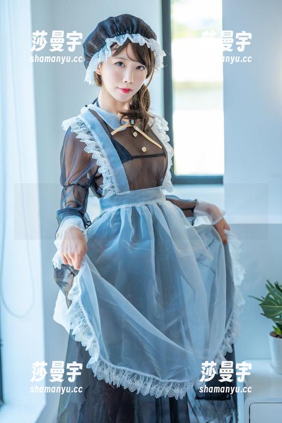 aqua水淼的fantia订阅：原图就是现代艺术，蒂法礼服是我的解读！