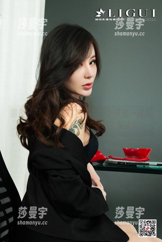 丽柜 - 原图里的怡萱：白丝不只是一种选择，更是一种态度！壁纸简直要人命！