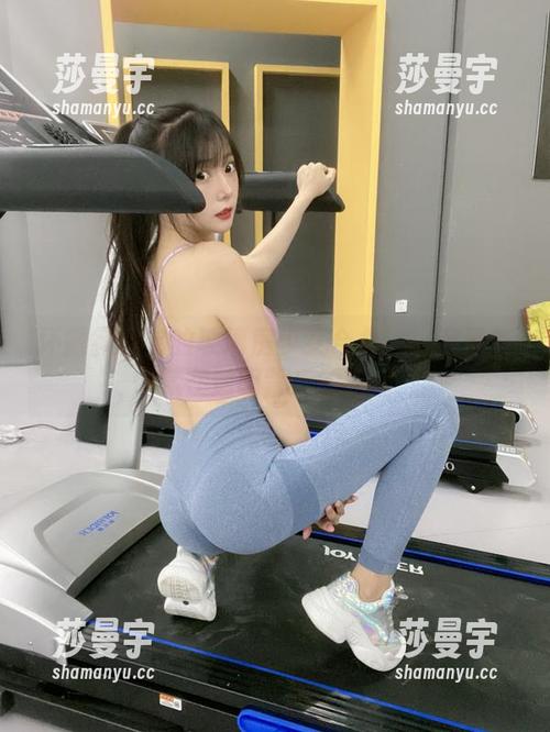 坏露露香宝的玻璃房少女合集：一窥那些藏在透明背后的秘密