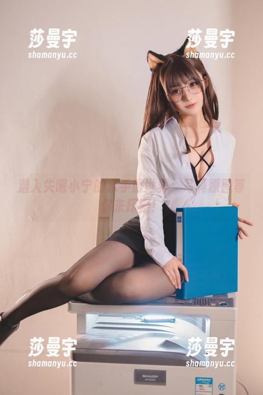 潜入失眠小宁的水手服世界：写真原图等你来探索！
