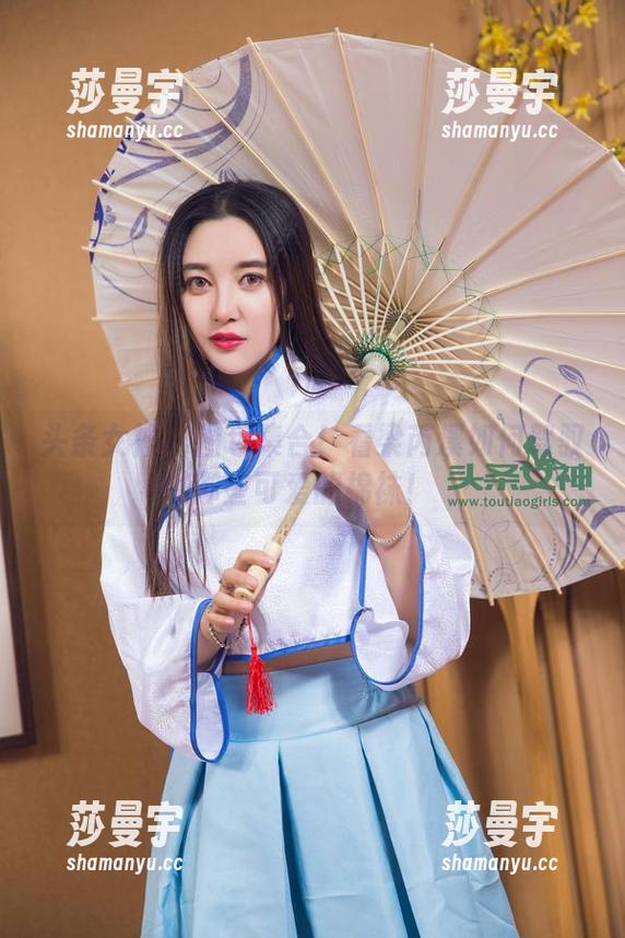 头条女神 - 图包集合！看梁芮溪如何驾驭那些可爱的棉袜！