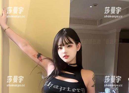 小u优优子 微密圈 - 小u优优子的定制图集:每一张都像在说‘看我可爱牛牛’!
