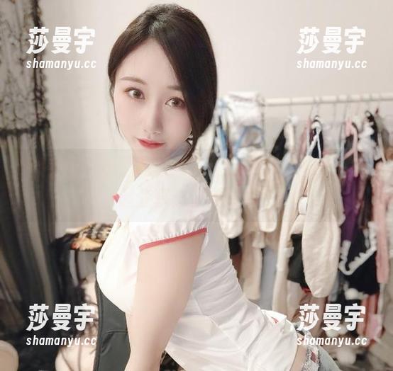 微密圈 - 小玉吃果冻在红裙中迷失，快来一起分享这些美图吧！