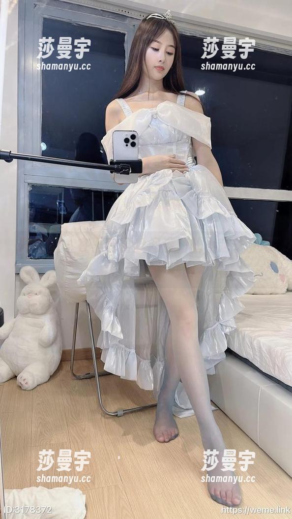 微密圈 - 在黑色蕾丝间流动的小萌子，写真、梦境、私密