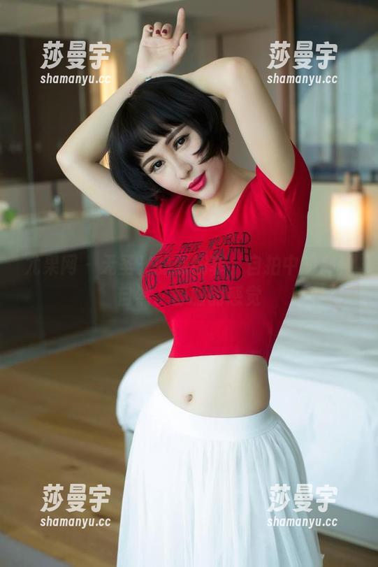 尤果网 - 无圣光的张栩菲，自拍中的那种自然、舒服的感觉