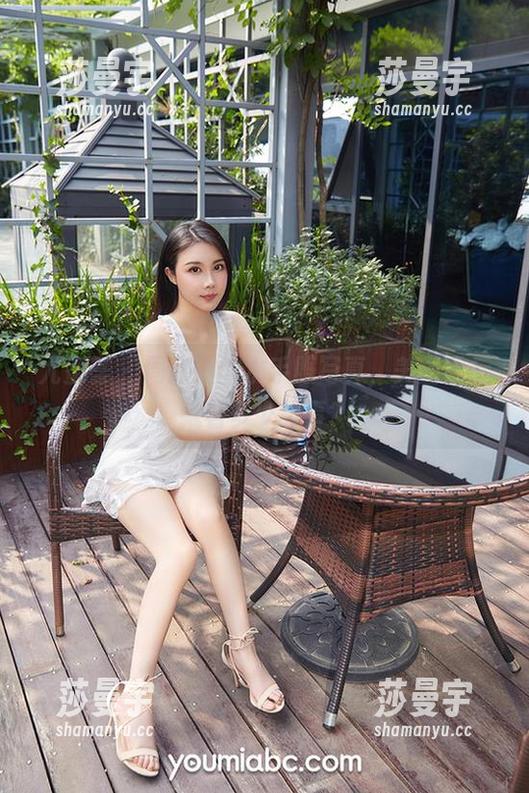 尤蜜荟 - 周欣琪的水手服写真，美图背后藏着多少故事？