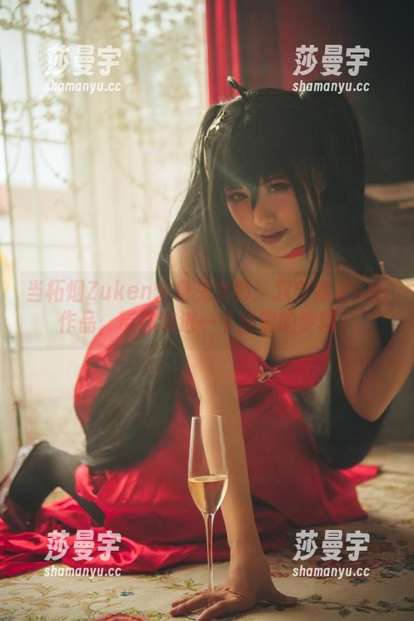 当柘烟Zuken化身兔女郎：双节限定cos作品，带你跳进一个甜蜜的梦境。