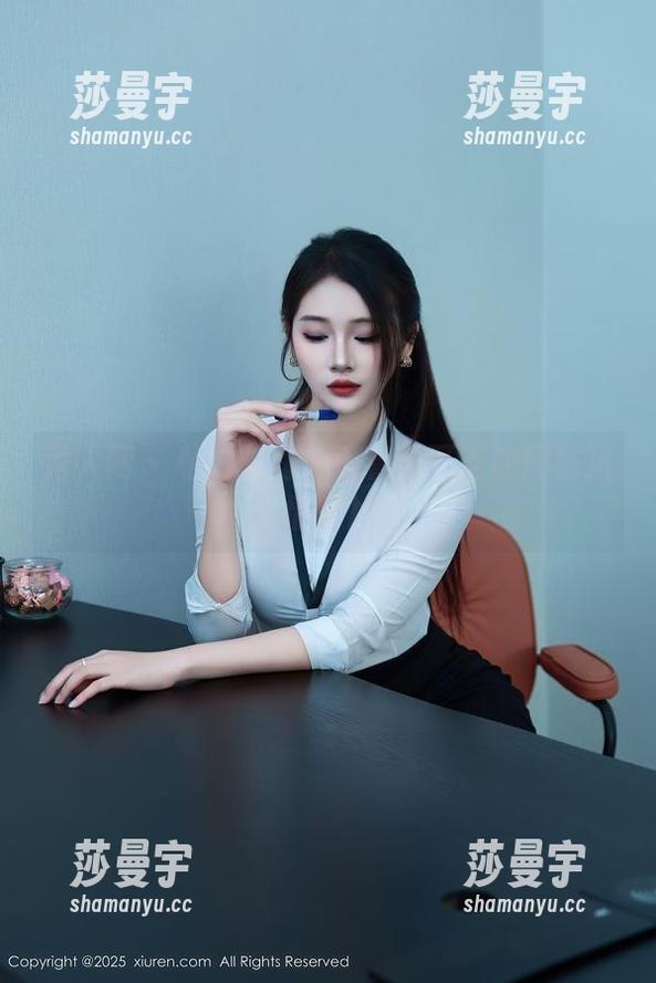 秀人网 - 私拍时间！看看可可芝的网袜风情图片