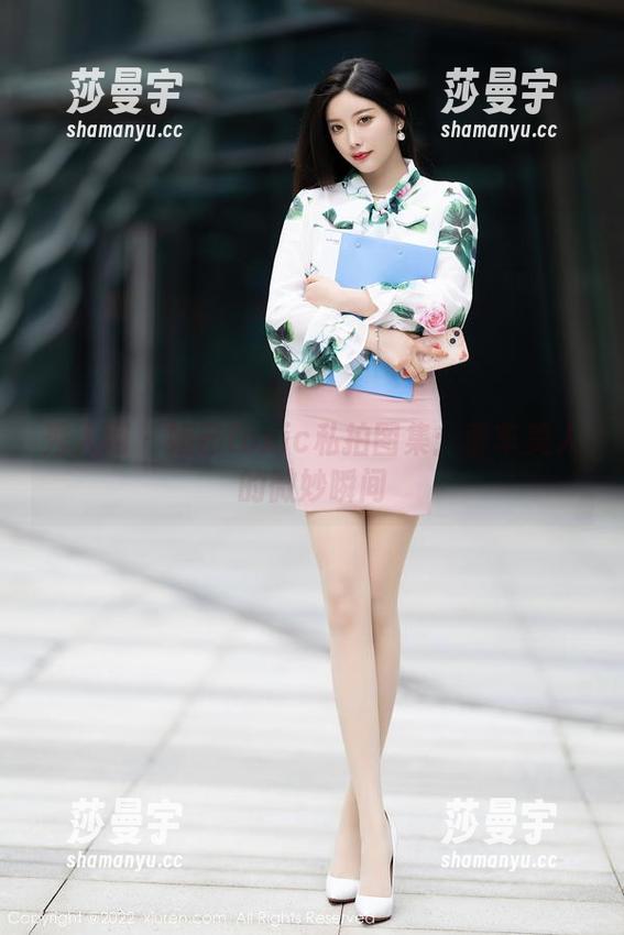 秀人网 - 妲己toxic私拍图集：香车美人的微妙瞬间