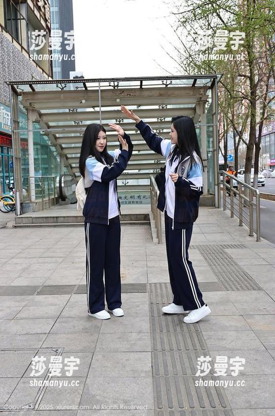 秀人网-安然anran 秀人网 - 安然anran双人写真:这种美好,下载就能装进你的手机里了!
