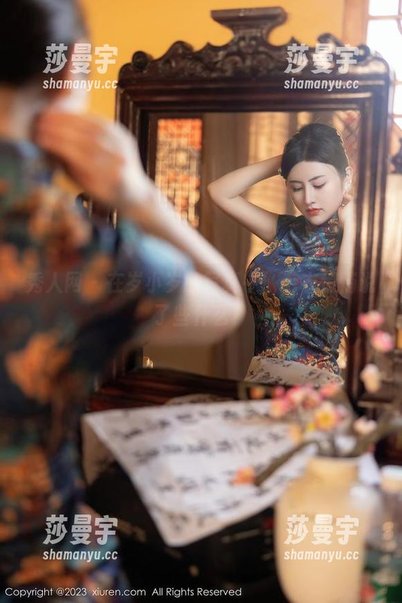 秀人网 - 在岁小岁的写真中，毛衣悄悄说了些什么？