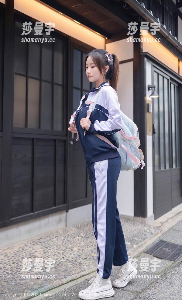 秀人网 - 白衬衫与高清美图的完美邂逅：林文文的秘书风情谁能拒绝？