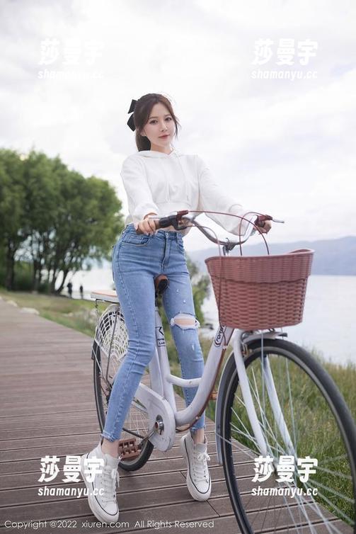 秀人网 - 美图写真教会我们：和鱼子酱fish的女友在一起就是这么惬意！