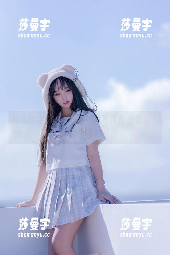 调皮的粉色：过期米线线写真作品合集，带你体验色彩的顽皮。