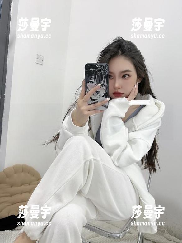 微密圈 - 陈佩奇黑丝写真，搭配光影和小性感，简直是眼睛的享受