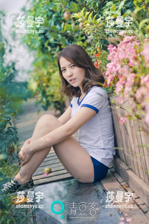 青豆客 - 看刘飞儿Faye高跟鞋套图分享，瞬间怀疑自己的时尚观！
